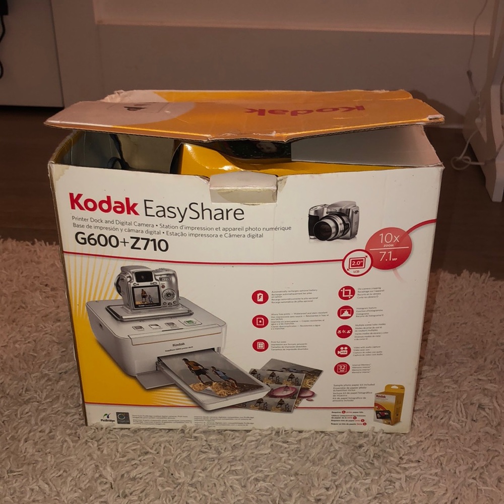 Kodak 10x zoom camera and Kodak easy share printer dock